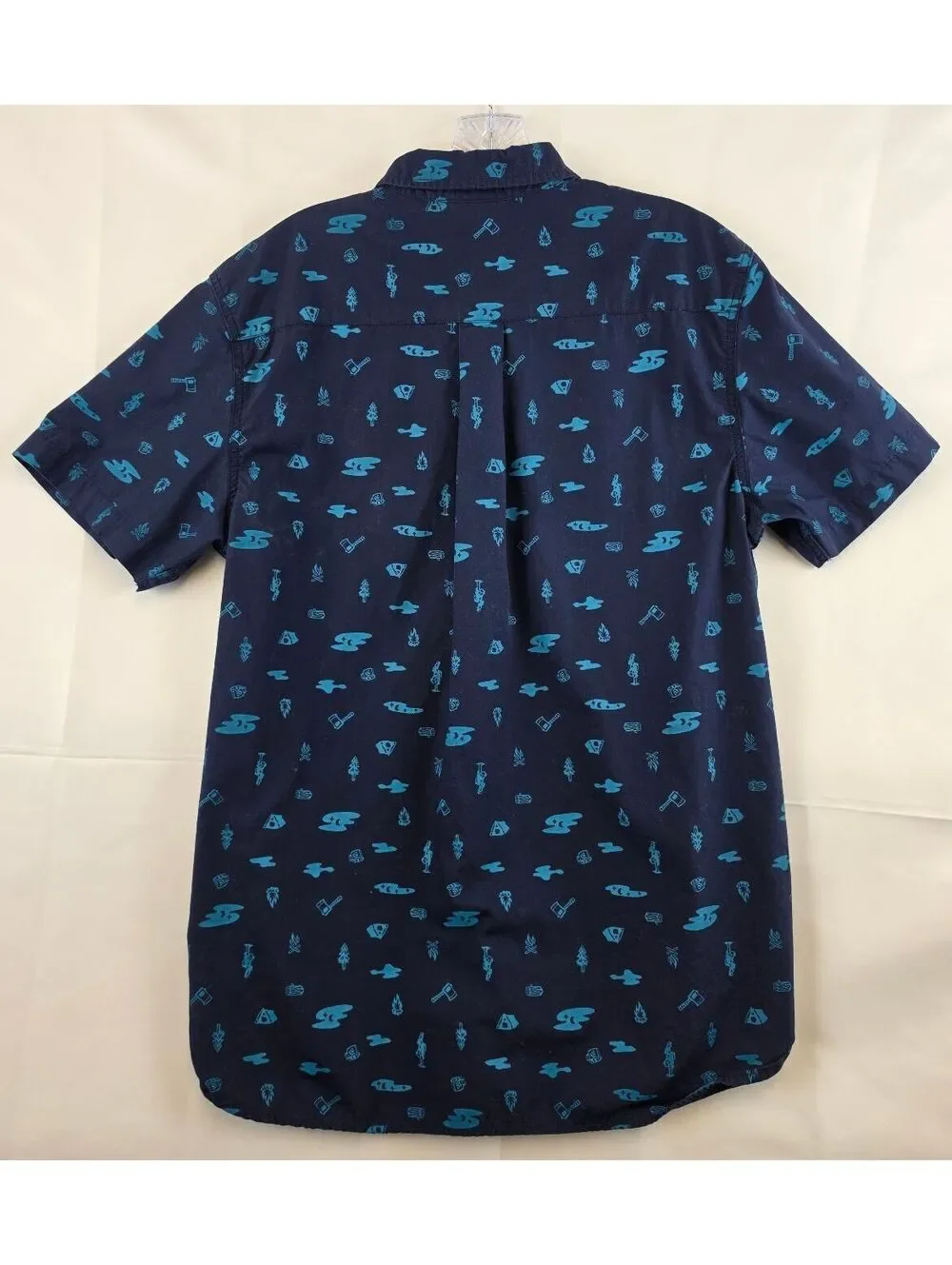 The North Face Men's Large Navy Blue Short Sleeve Button-Up Shirt with Light TeX